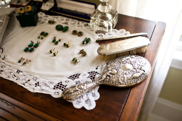 Emerald wedding jewelry |A Brit & A Blonde