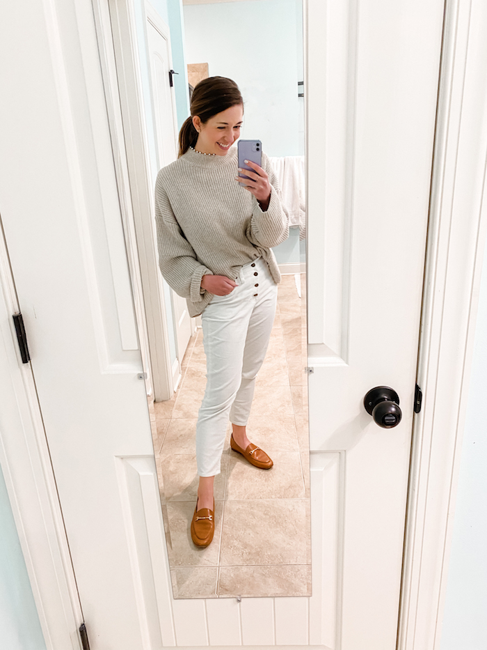 How to wear white pants in winter